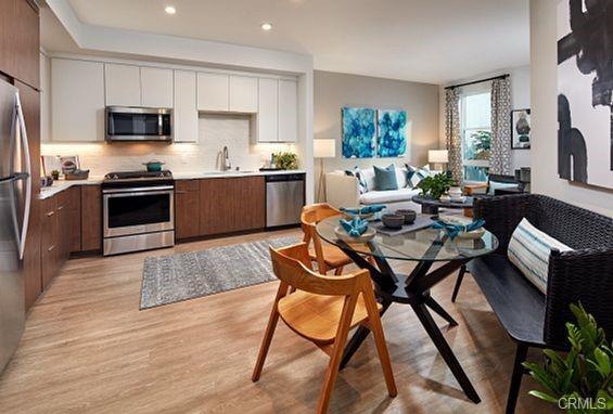 Building Photo - 19535w Nordhoff St