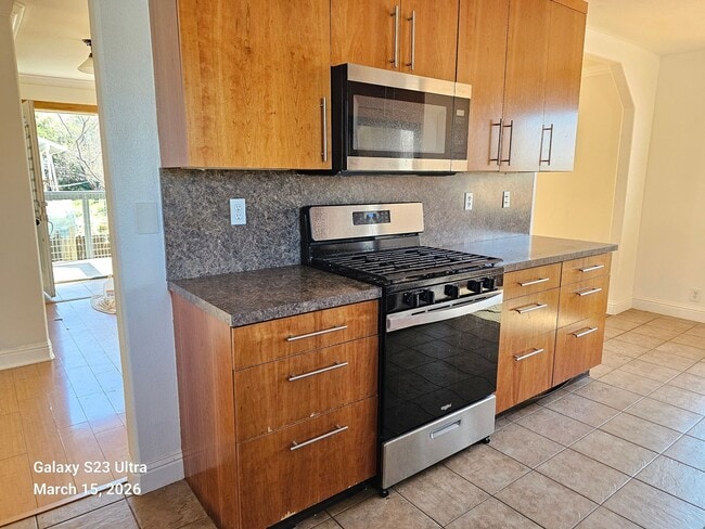 Building Photo - 19141ravenhillroad.is4lease.com