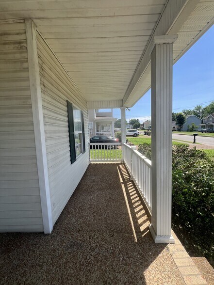 Building Photo - 2812 Hydes Ferry Rd