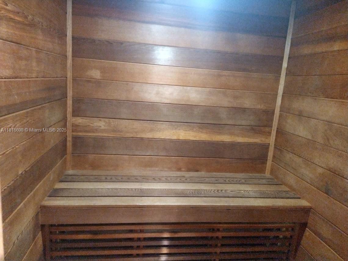 Building Photo - 200 SE 15th Rd