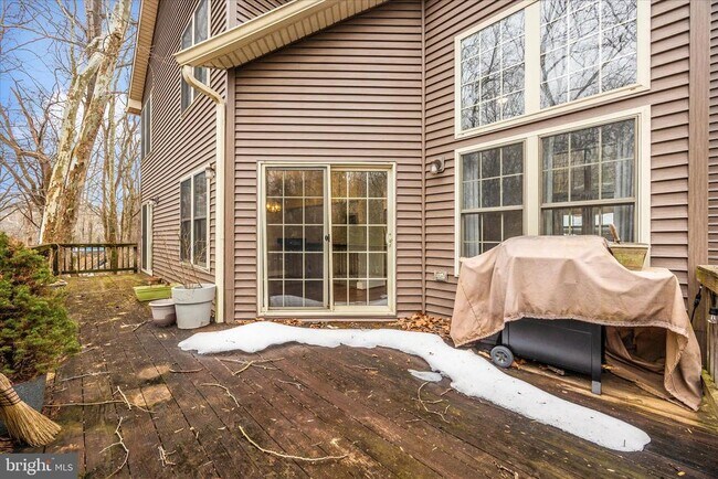 Building Photo - 6976 Meadowpoint Terrace