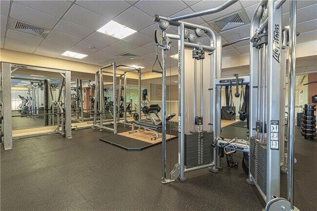 Building Photo - 511 SE 5 Ave