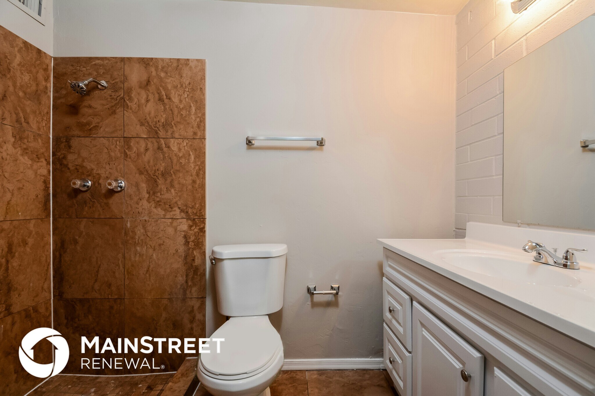 Building Photo - 7627 E 42nd St