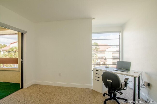 Building Photo - 9030 SW 125th Ave