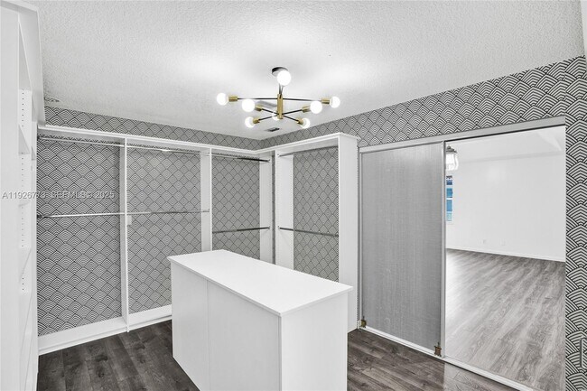 Building Photo - 740 Cypress Pointe Dr E