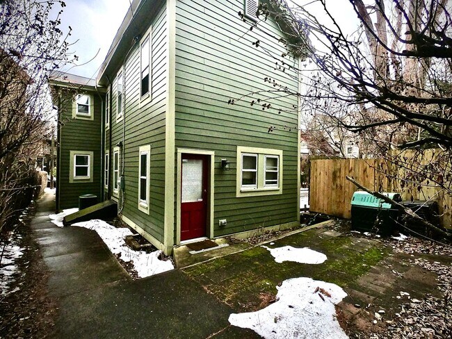 Building Photo - 5815-17 Holden St