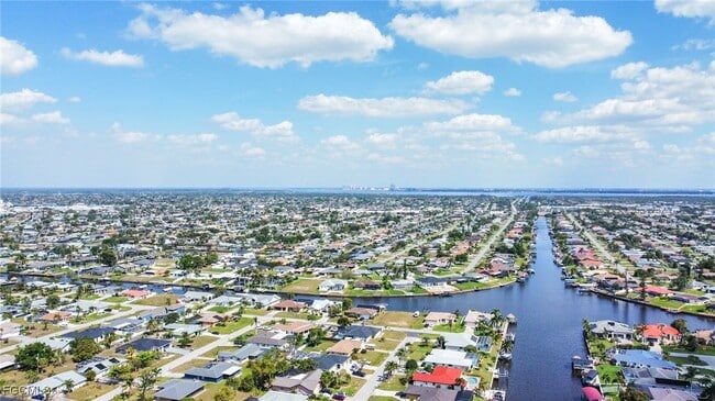 Building Photo - 1628 Country Club Blvd