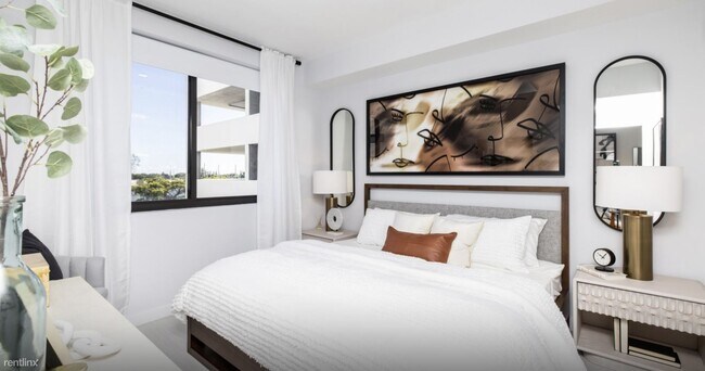 Building Photo - Studio, 1 bath Condo - 299 Bryan Rd BRAND ...