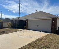 Building Photo - 221 Regency Dr