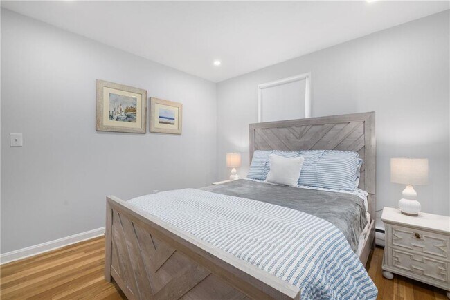 Building Photo - 384 Valley Rd