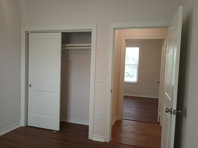 Building Photo - Move In Ready 4 Bed / 2 Bath in 77705!