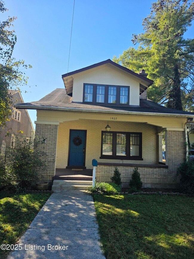 Building Photo - 1402 Main St