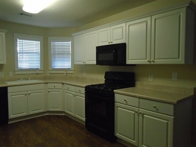 Building Photo - 513 Brookstone Way