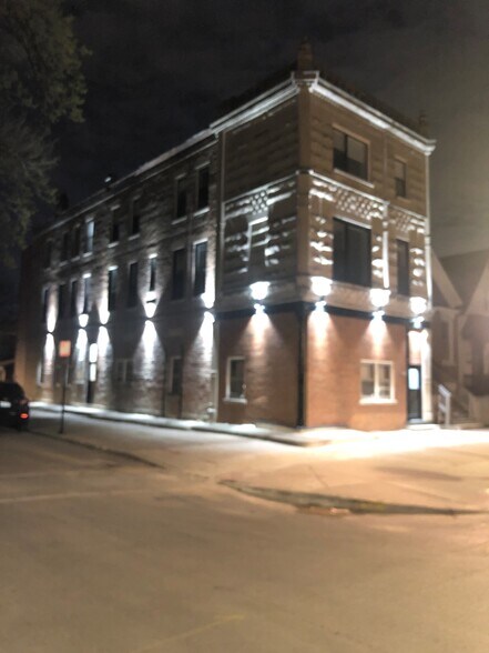 Building Photo - 3601 S Winchester Ave
