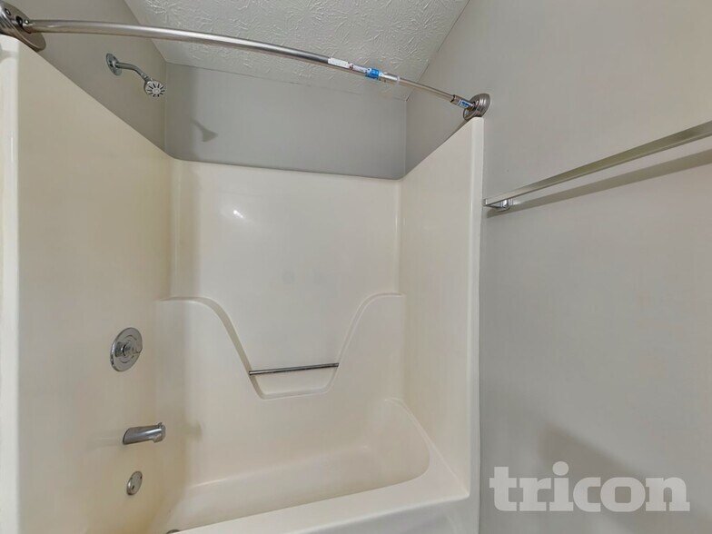 Building Photo - 355 Paula Ct