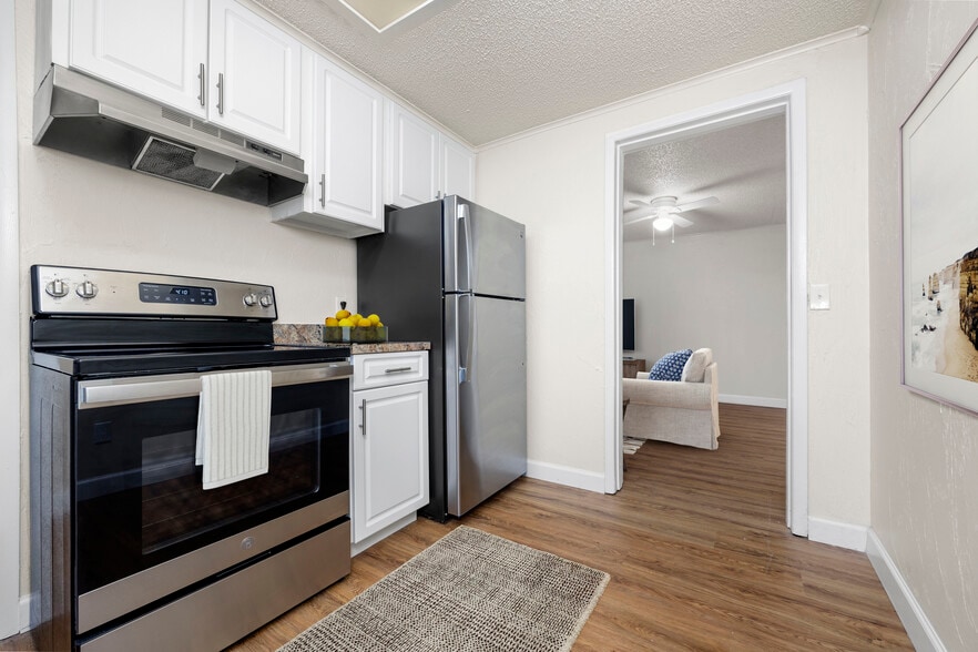 Building Photo - Amberwood Hills