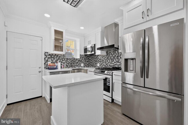 Building Photo - 807 N 42nd St
