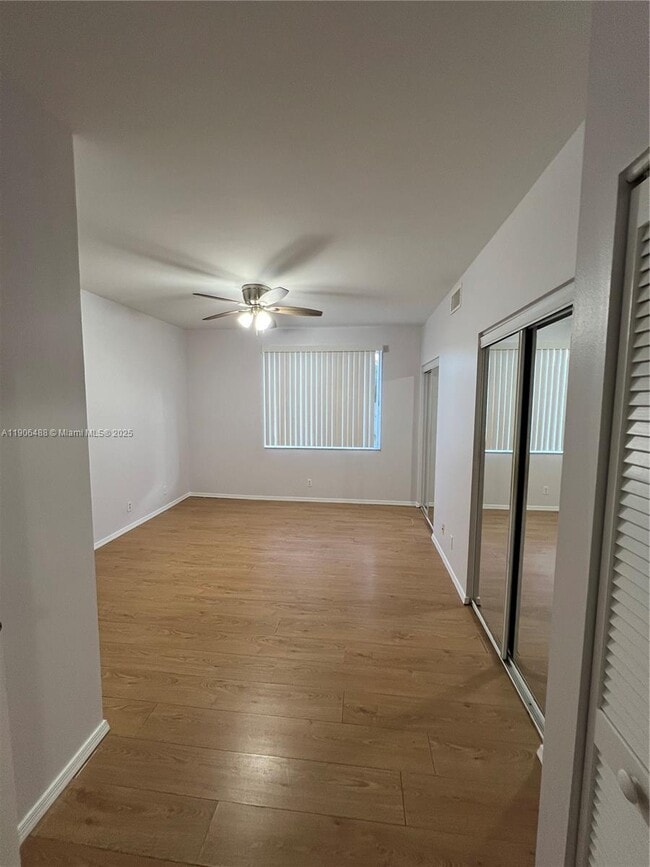 Building Photo - 16658 Hemingway Dr