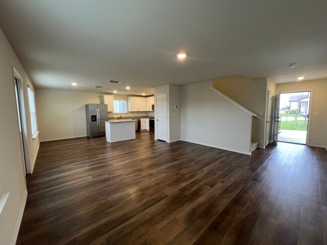 Building Photo - Like-New 4BR Home w/ Huge Backyard + W/D Included | $500 Move-In Credit
