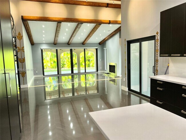 Building Photo - 9331 NW 48th Doral Terrace