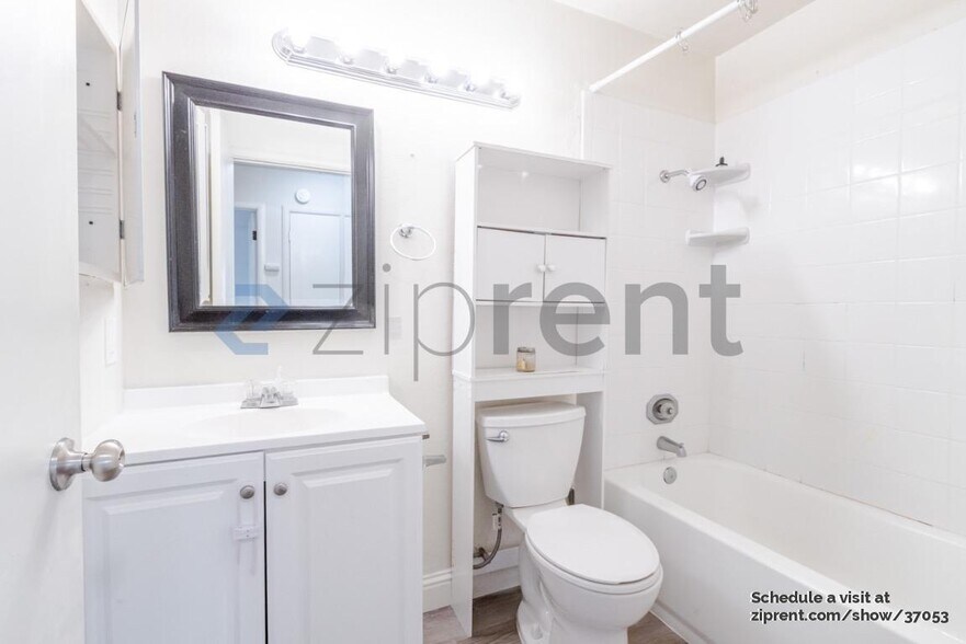 Building Photo - 8001 Zenith Dr