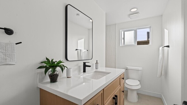 Building Photo - 1820 Bancroft St