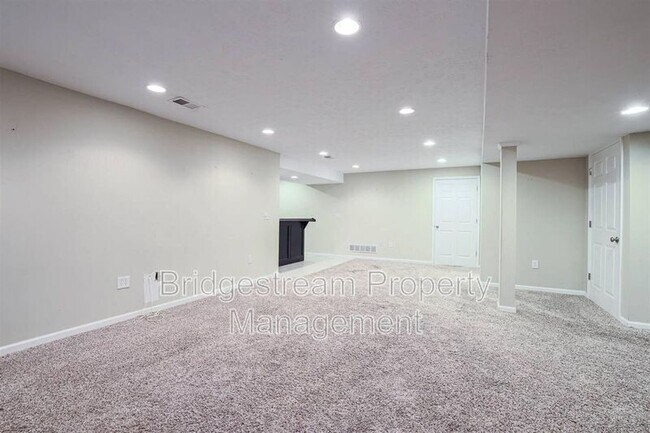 Building Photo - 1875 Prairie Clover Dr