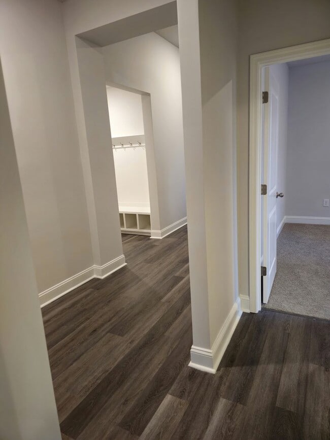 Building Photo - Live the Dream: Luxury Golf Course Living Awaits!