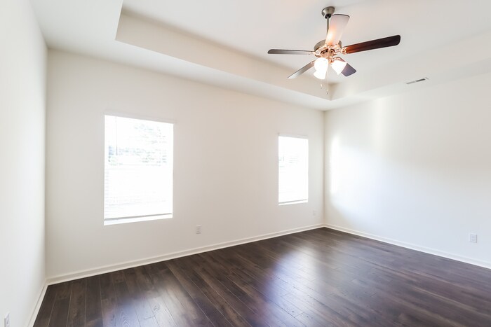 Building Photo - 5611 Timber Leaf Lp