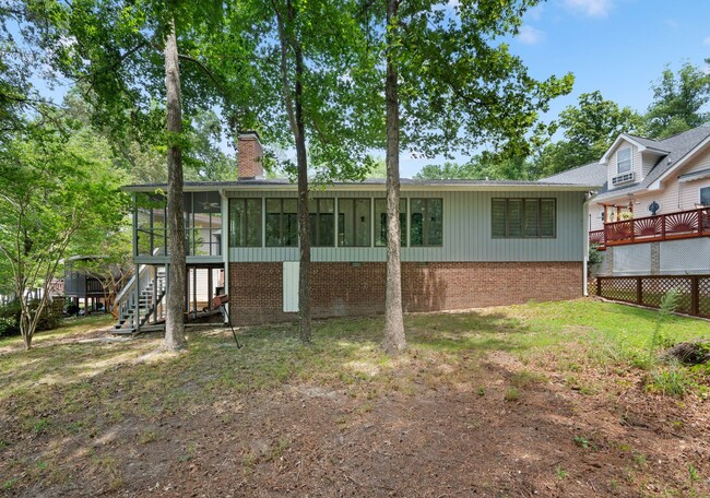 Building Photo - 3 Bedroom Contemporary Carolina Trace Home...