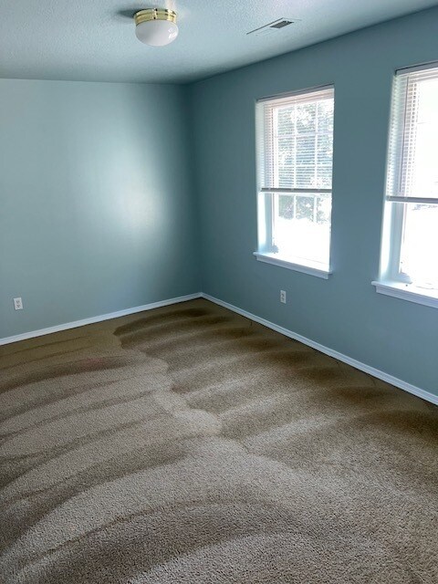 Building Photo - 13800 NE 65th St