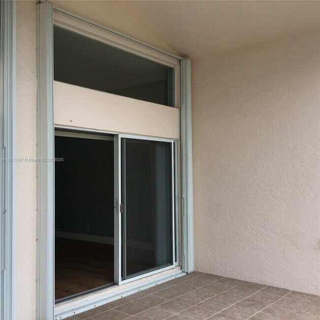 Building Photo - 175 Jones Creek Dr