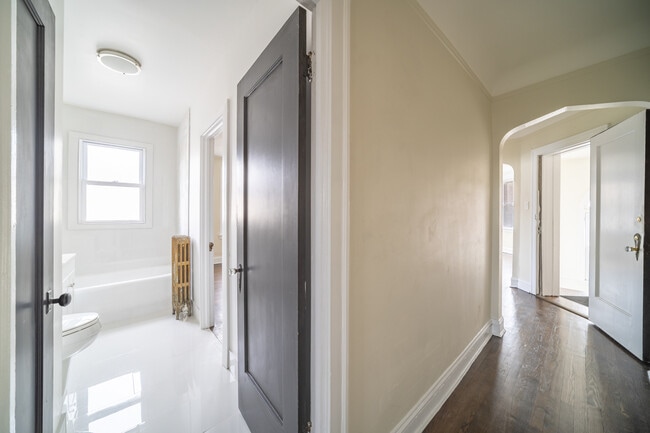 Building Photo - 9124 S Ada St