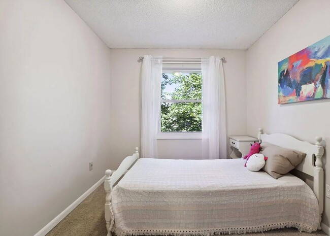 Building Photo - Charming & Spacious 3-Bedroom Home for Rent in Shakopee