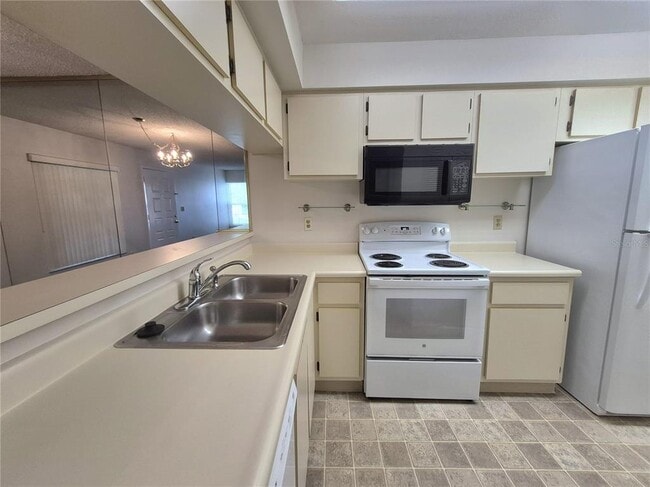Building Photo - 3025 Bonaventure Cir