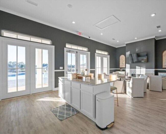 Building Photo - 3840 Casita Cir