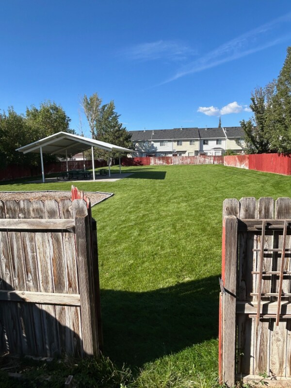 Building Photo - 439 E Parkside Cir