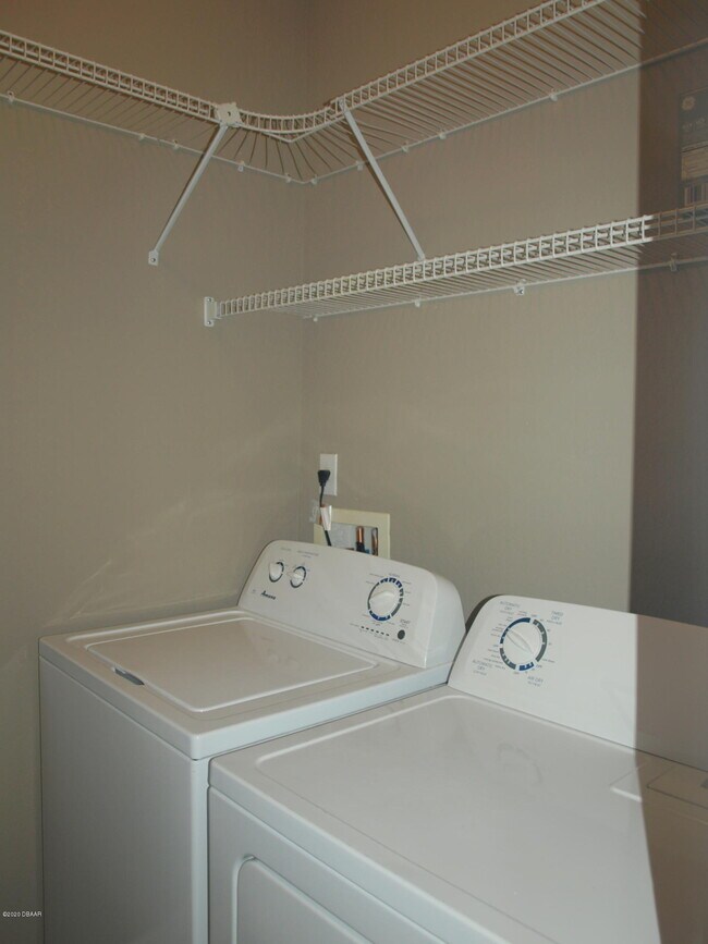 Building Photo - 830 Airport Rd