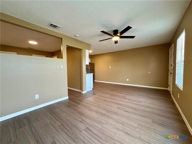 Building Photo - 1409 N Bishop St