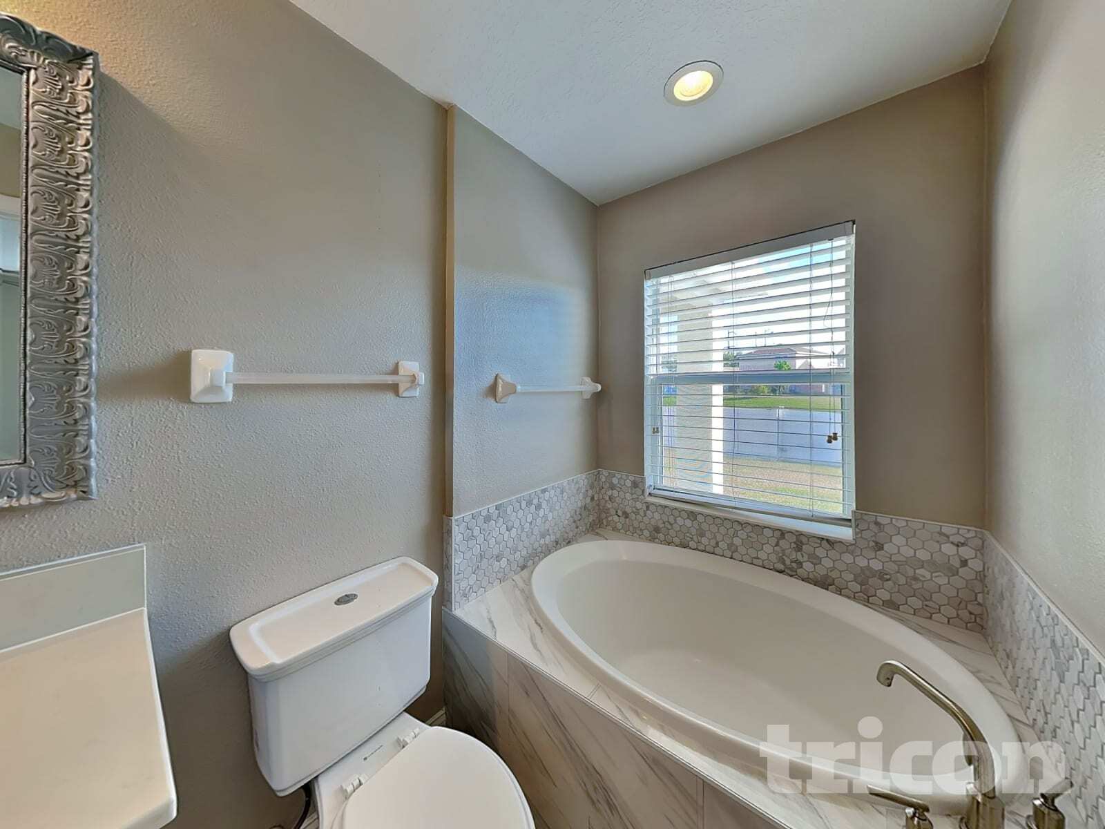 Building Photo - 10123 41st Ct E