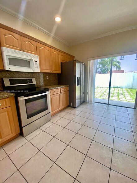 Building Photo - 12854 SW 49th Ct