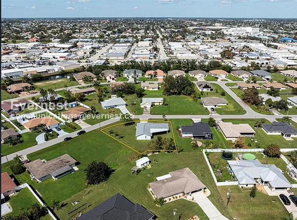 Building Photo - 1304 SE 11th St