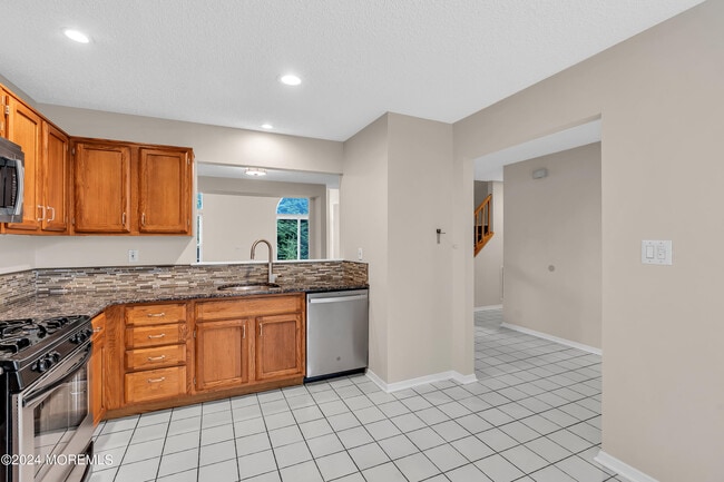 Building Photo - 159 Daisy Dr