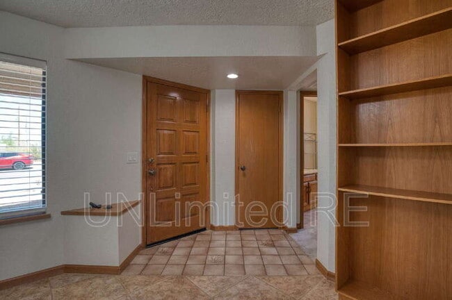 Building Photo - 2512 Cisco Dr S