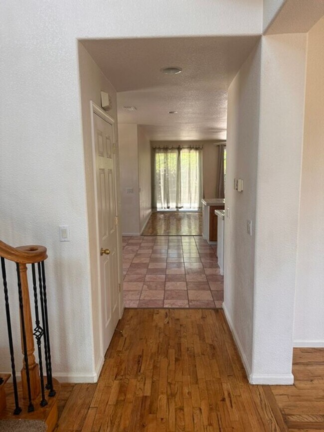 Building Photo - 5663 Lolet Way