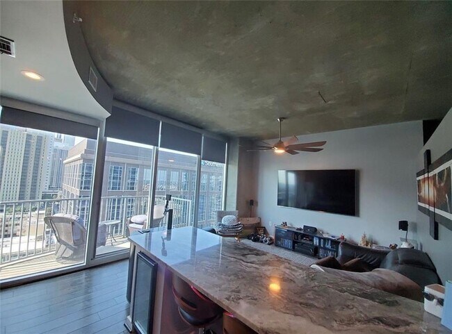 Building Photo - 400 W Peachtree St NW