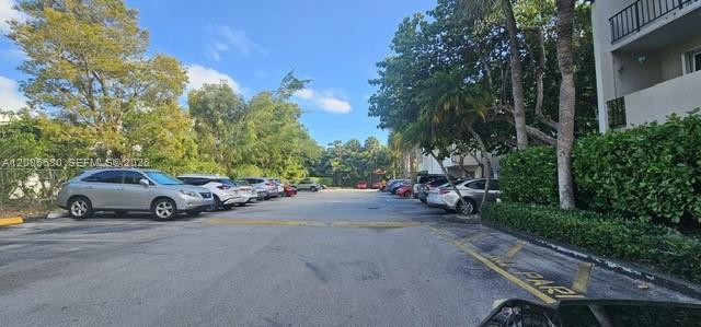 Building Photo - 6884 N Kendall Dr