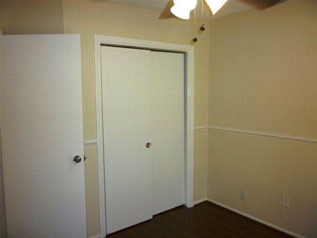 Building Photo - 7207 Grackle Dr