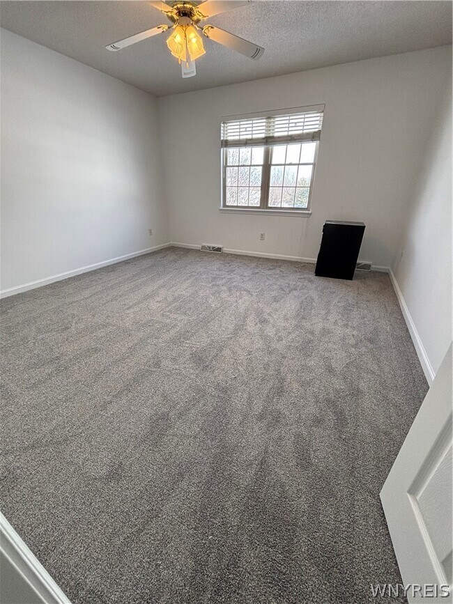 Building Photo - 3011 Cloverbank Rd