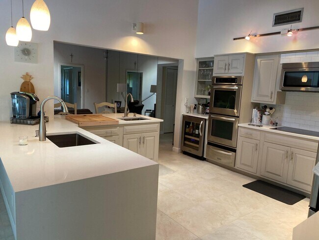 Building Photo - 2903 Banyan Blvd Cir NW